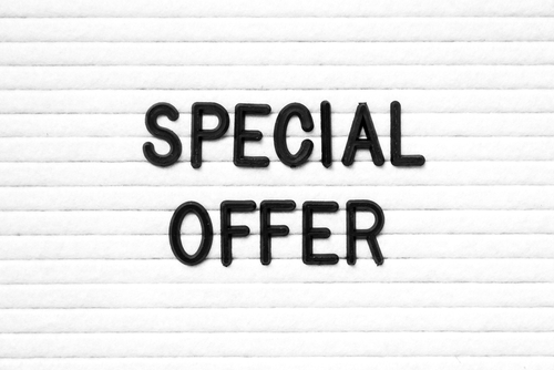 Angebotsschild mit Aufschrift: Special Offer